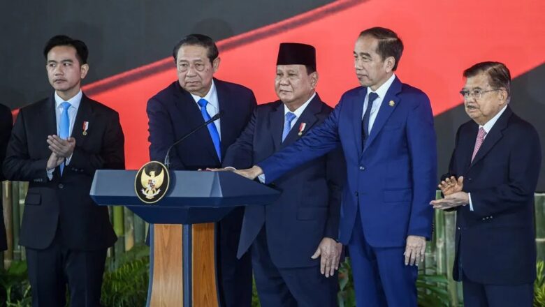Politik kemarin, peluncuran Danantara hingga AHY jadi Ketum Demokrat