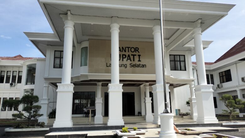 Rehab gedung kantor bupati lamsel tidak transparan, GAK: diduga adanya kongkalingkong