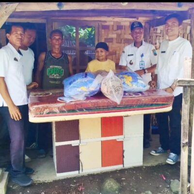 Bella Jayanti Wakil Ketua DPRD Lamsel  Berikan Bantuan Pada Korban Kebakaran di Kec.Raja Basa