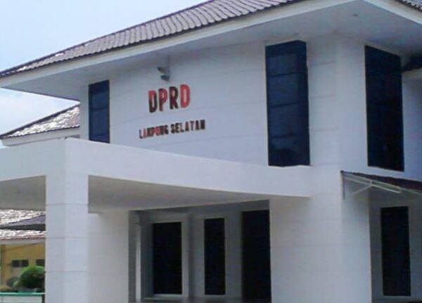 Bungkamnya Ketua DPRD Lampung Selatan Terkait Harga Pupuk Jadi Sorotan Petani