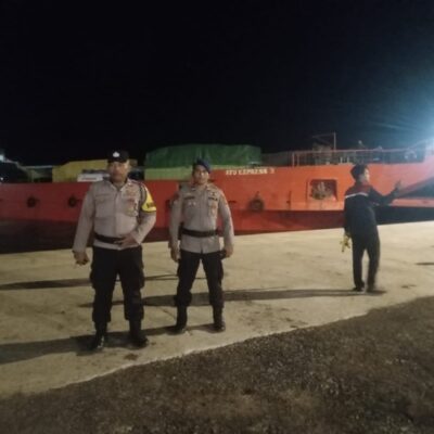 Polisi Amankan Kapal Sandar Perdana di Pelabuhan PT SMA, 34 Truk Turun dari Ayu Express 2 BBJ