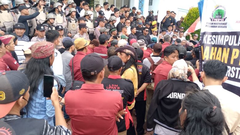 Ribuan Masyarakat Adat Pitu Ngetiyuh Gelar Aksi Damai, BPN Pesawaran Siap Proses Sertipikat Tanah Adat