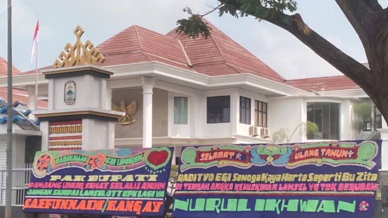 Polemik Karangan Bunga dan Pejabat Siap Dikritik, Momentum Refleksi bagi Pemerintah Kabupaten Lampung Selatan