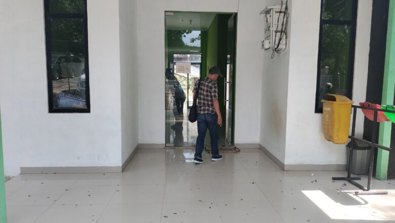 Kantor DLH Penuh Sampah Seperti Kantor Tak Berpenghuni