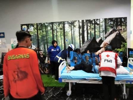 11 Orang Dirawat Akibat Kapal Batu Mandi Terbakar di Merak Banten